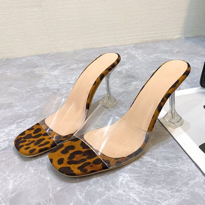 chaussures-pour-femmes-talons-hauts-vetements-exterieurs-pantoufles-sandales.jpg chaussures pour femmes talons hauts vetements exterieurs pantoufles sandales