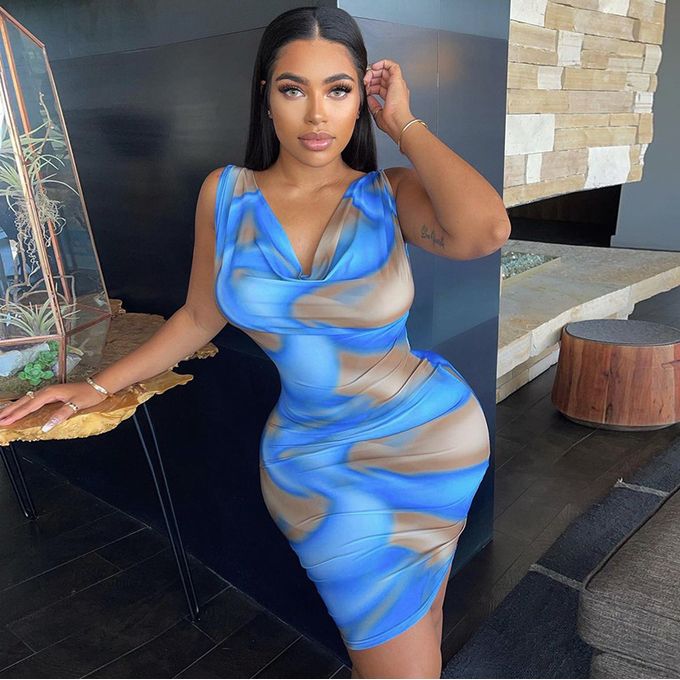 robe-moulante-sans-manche-bleu.jpg robe moulante sans manche bleu