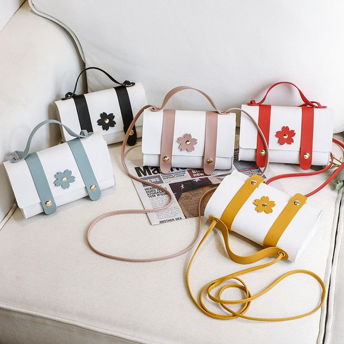 sacs-carres-sacs-portes-epaule-sacs-bandouliere-pochettes.jpg sacs carres sacs portes epaule sacs bandouliere pochettes